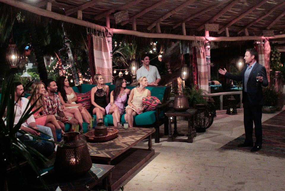 Host Chris Harrison speaking to the Bachelor in Paradise cast in a 2015 episode