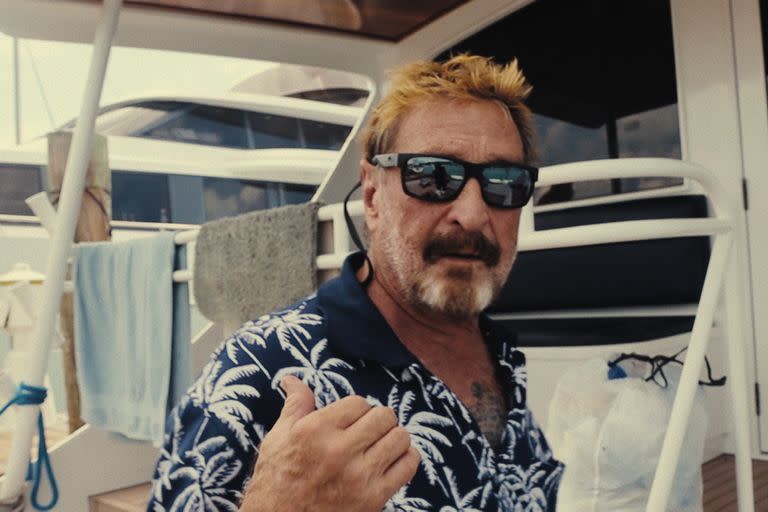 Netflix: el documental que cuenta la increíble historia de John McAfee, el magnate informático que vivió como un fugitivo