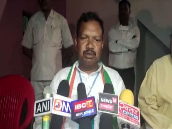 Congress leader Vishwanath Singh speaking to reporters in Anuppur on Thursday. [Photo/ANI]