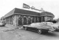 <p>This is basically the quintessential look of a diner that many of us are used to. The large neon sign was meant to attract customers. </p>