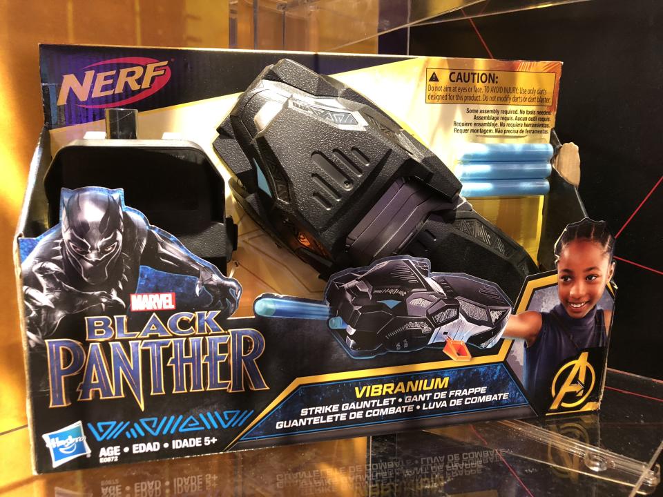 <p>Strike back at Wakanda’s enemies with this dart-firing gauntlet, made in the style of the <a rel="nofollow" href="https://www.yahoo.com/entertainment/black-panther-breakout-shuri-crowned-best-disney-princess-social-media-171338599.html" data-ylk="slk:No. 1 Disney princess;elm:context_link;itc:0;sec:content-canvas;outcm:mb_qualified_link;_E:mb_qualified_link;ct:story;" class="link  yahoo-link">No. 1 Disney princess</a> — and the Q to Black Panther’s 007 — Shuri. (Photo: Adam Lance Garcia) </p>