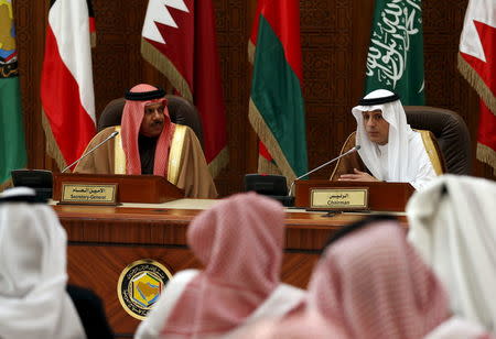 Saudi Arabia's Foreign Minister Adel al-Jubeir (R) and Secretary-General of the Gulf Cooperation Council (GCC) Abdullatif bin Rashid Al Zayani attend a news conference after an extraordinary meeting of the foreign ministers of GCC, in Riyadh January 9, 2016. REUTERS/Faisal Al Nasser