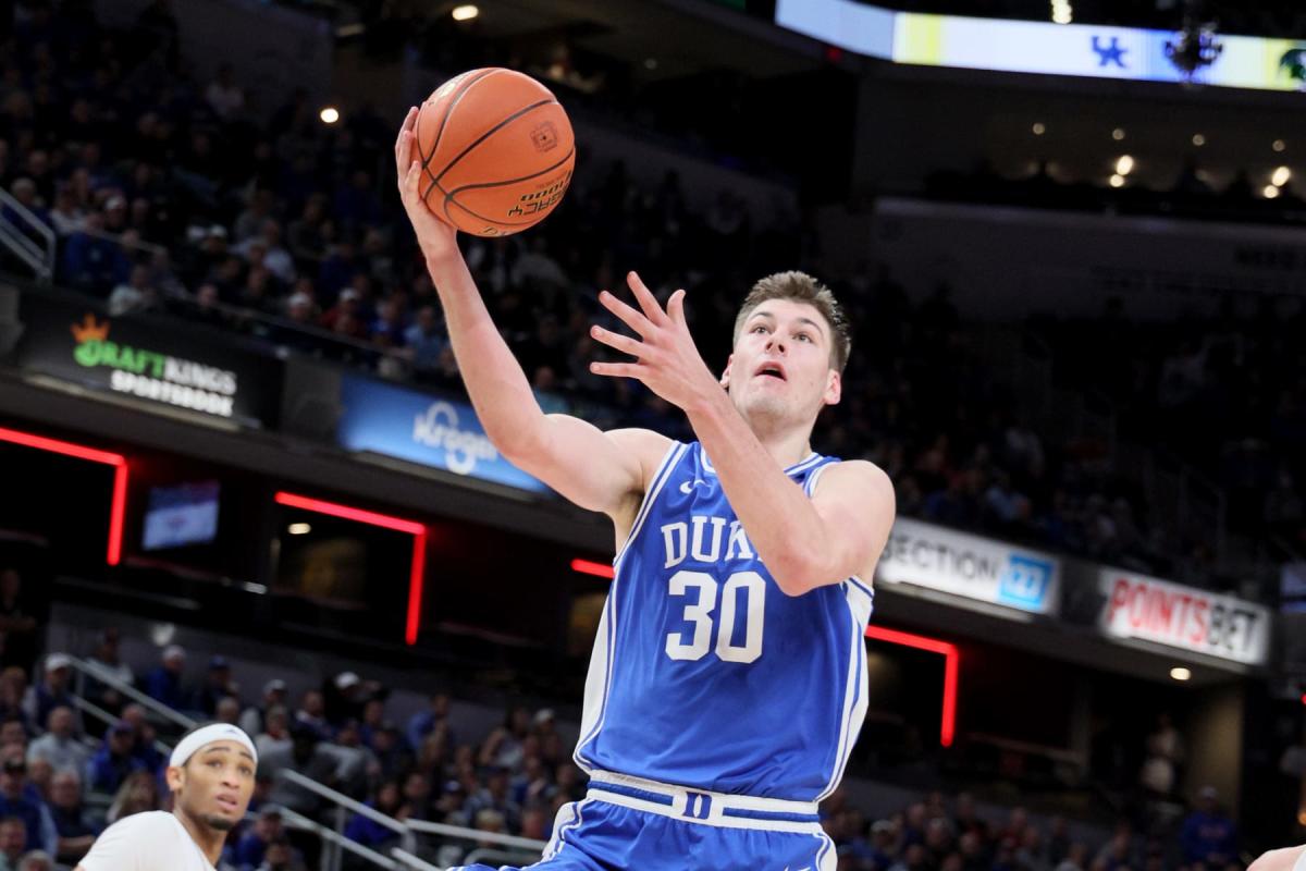 Duke's Kyle Filipowski Hyped by CBB Twitter After Performance in Loss