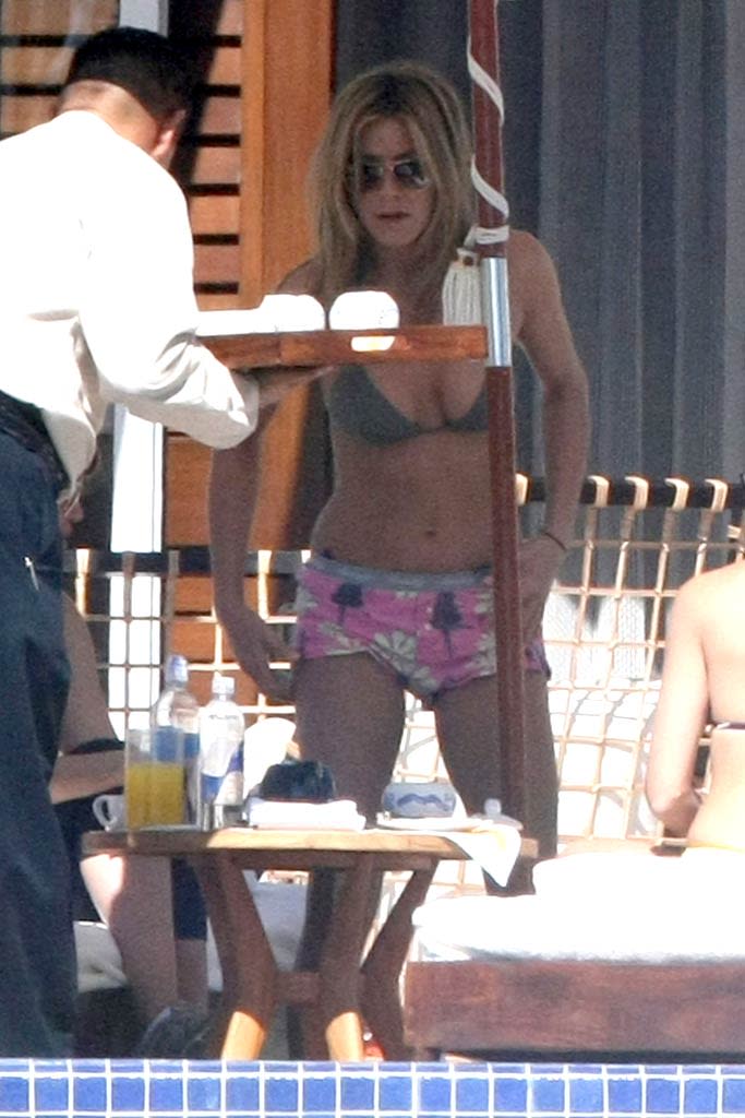 J Ennifer Aniston Los Cabos