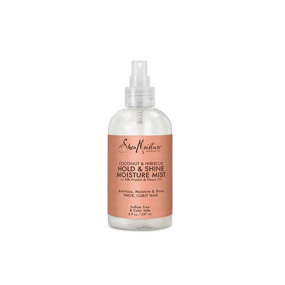 <p>Controla el frizz con esta laca de coco y hibisco y logra unos rizos suaves y definidos al instante sin dejar una textura grasosa. Coconut & Hibiscus Hold & Shine Moisture Mist, de Shea Moisture. $11.99. <a href="https://www.sheamoisture.com/coconut-and-hibiscus-hold-and-shine-moisture-mist/764302290230.html" rel="nofollow noopener" target="_blank" data-ylk="slk:sheamoisture.com;elm:context_link;itc:0;sec:content-canvas" class="link ">sheamoisture.com</a></p>