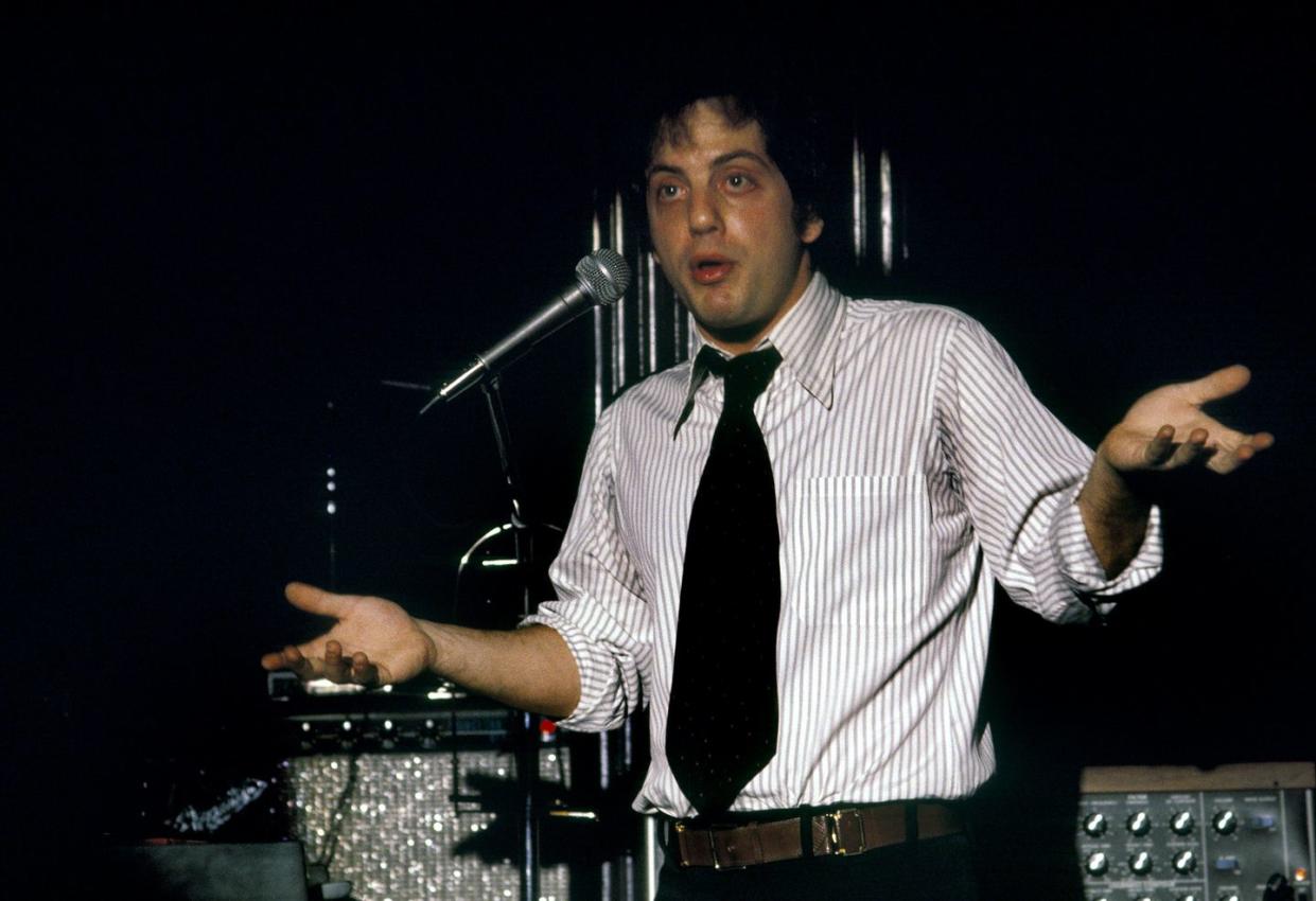 billy joel performs at the bottom line 1976