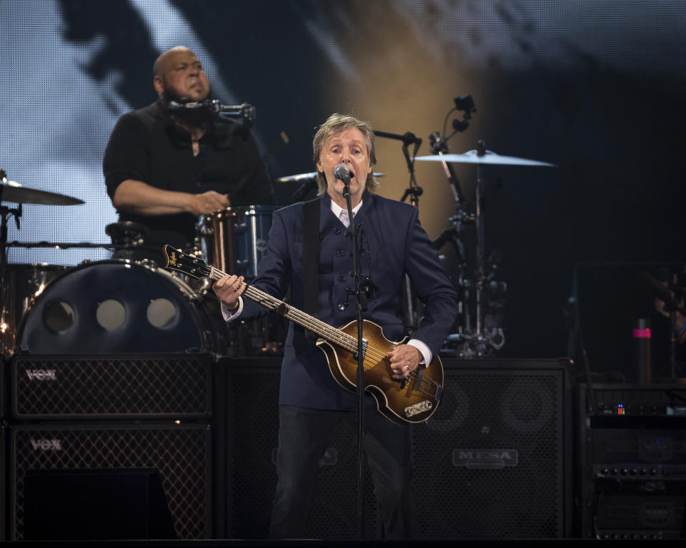 Paul McCartney durante un concierto de su gira "Got Back" el 16 de junio de 2022 en el MetLife Stadium en East Rutherford, Nueva Jersey. (Foto Christopher Smith/Invision/AP)