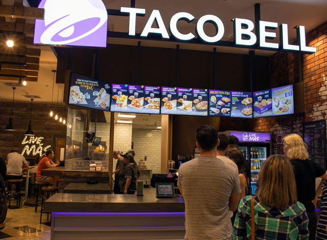 Really Weird Rules Taco Bell Employees Are Forced To Follow