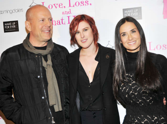 El actor con su exmujer, Demi Moore, y una de sus hijas en común 