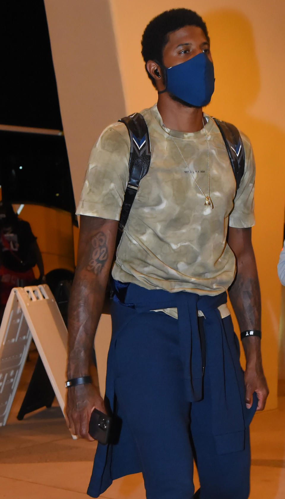 Paul George of the LA Clippers arrives at the hotel as part of the NBA Restart 2020 on July 8, 2020 in Orlando, Florida. (Photo by Bill Baptist/NBAE via Getty Images)