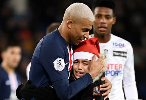 Kylian Mbappe hugged a tearful fan at Amiens