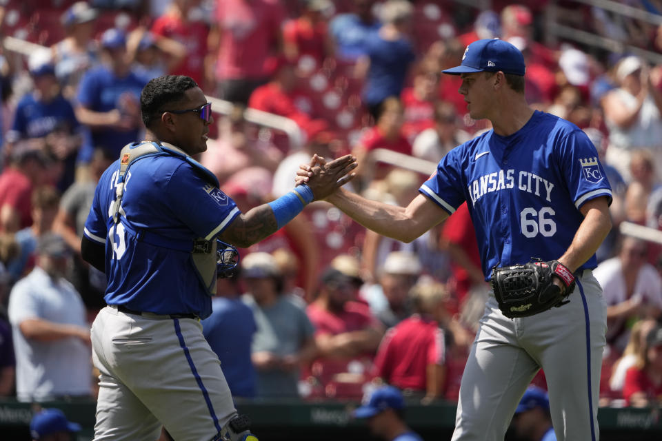 Salvador Perez leads Royals to 64 victory over Cardinals in opener of