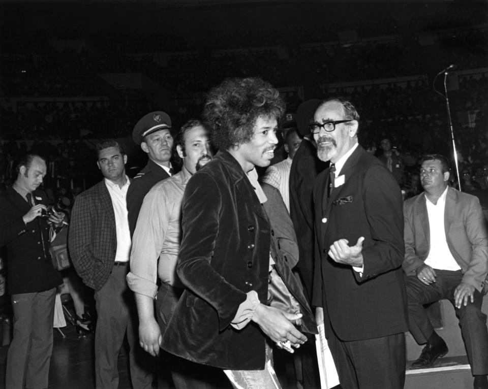 <p>En el <em>backstage </em>del Madison Square Garden, así captaron a la <em>celebrity </em>en 1968. "Me divierto mucho actuando. Es lo mejor de todo esto, y grabar también", admitió en una entrevista con Steve Barker. (Foto: PoPsie Randolph / Michael Ochs Archives / Getty Images)</p> 