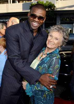 Michael Irvin with Cloris Leachman at the Hollywood premiere of Paramount Pictures' The Longest Yard