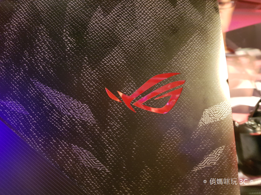 ASUS 華碩 ROG 玩家共和國推出 ROG Chimera、Strix SCAR 與 Strix Hero 三款全新電競筆電！