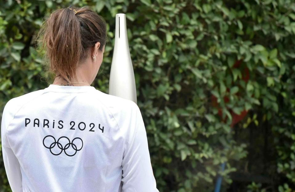 Paris 2024 : quelles personnalités françaises vont porter la flamme olympique ?