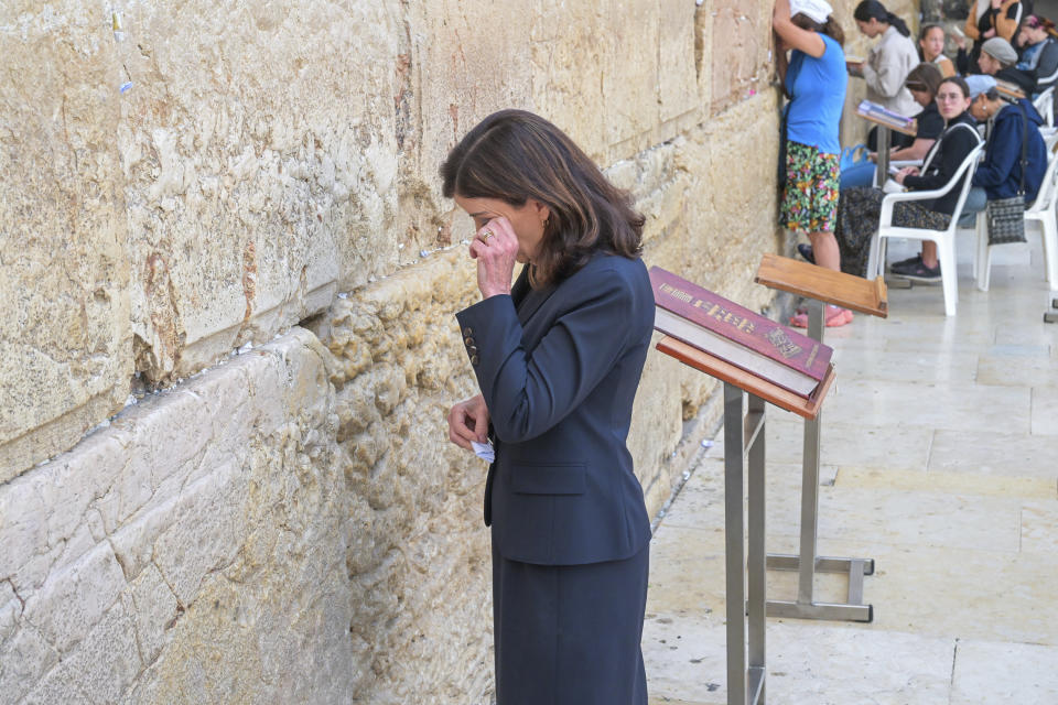 New York Governor Kathy Hochul visits the Western Wall in Jerusalem on Wednesday, Oct. 19, 2023. Hochul’s father died overnight while she was touring wartime Israel, with the teary-eyed governor slipping a note grieving the loss into Jerusalem’s Western Wall holy site. (Shlomi Amsalem/Office of Governor Kathy Hochul)