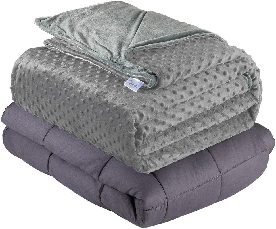 Quility Weighted Blanket. Image via Amazon.