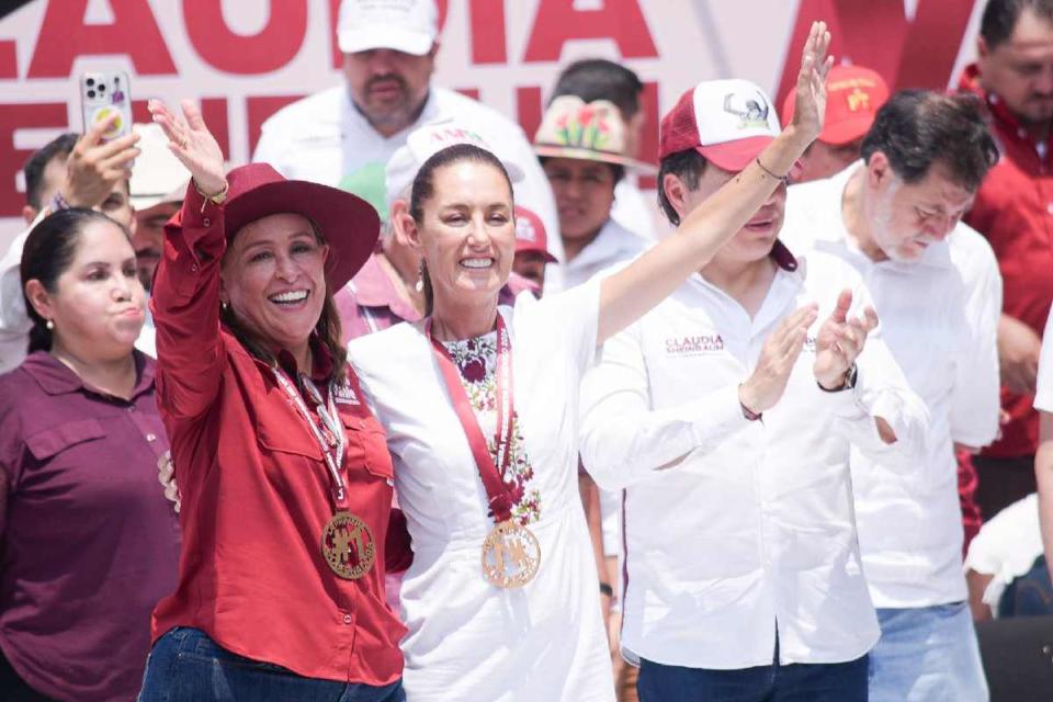 Rocio Nahle junto con Claudia Sheinbaum