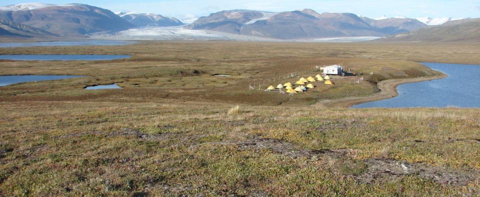 Le camp de recherche de l’île Bylot. (Tim Moser), Fourni par l'auteur