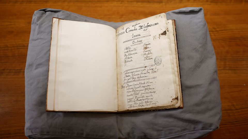 The original manuscript of "La francesa Laura." - Juan Medina/Reuters