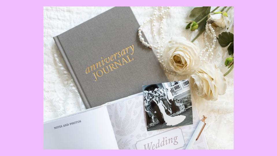 Best Etsy wedding gifts: An anniversary journal