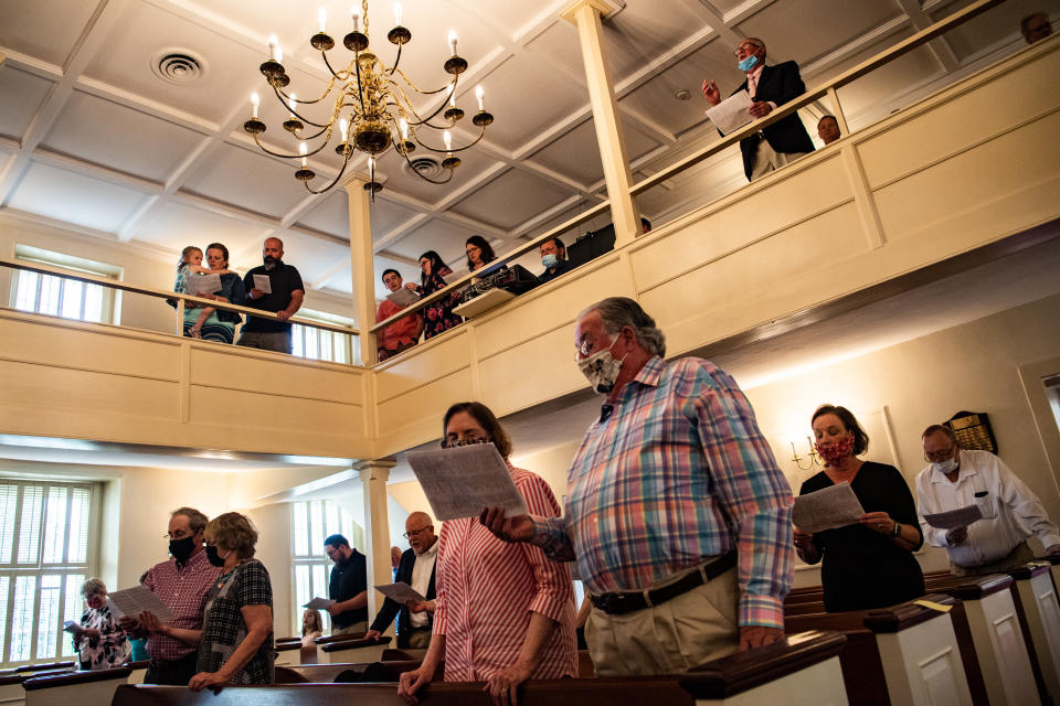 Worshipers participate in a service at Hopeful Baptist Church on Sunday, May 17, in Montpelier, Virginia. (Photo: Salwan Georges/The Washington Post via Getty Images)