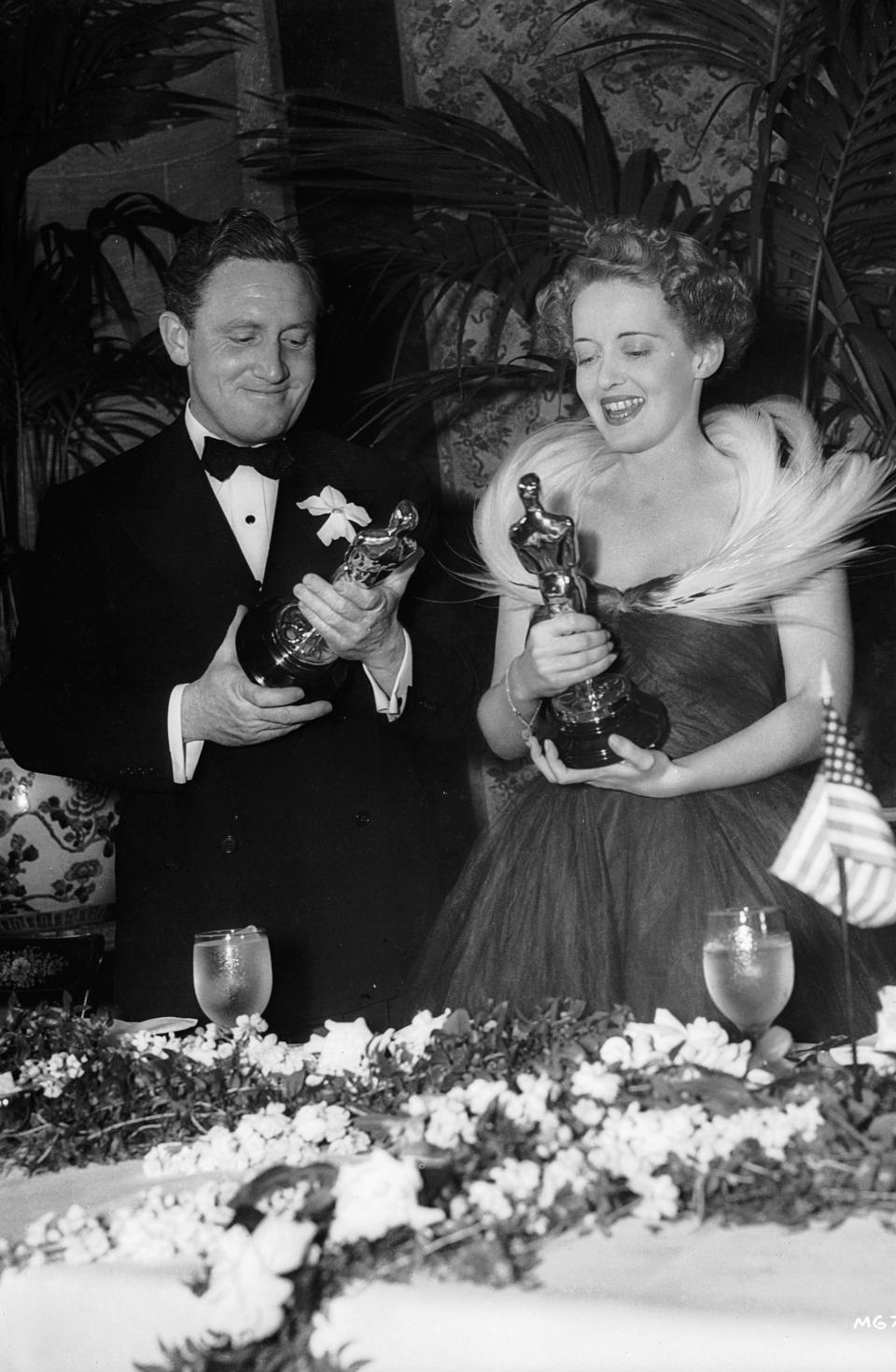 Bette Davis Oscars 1939 (John Kobal Foundation / Getty Images)