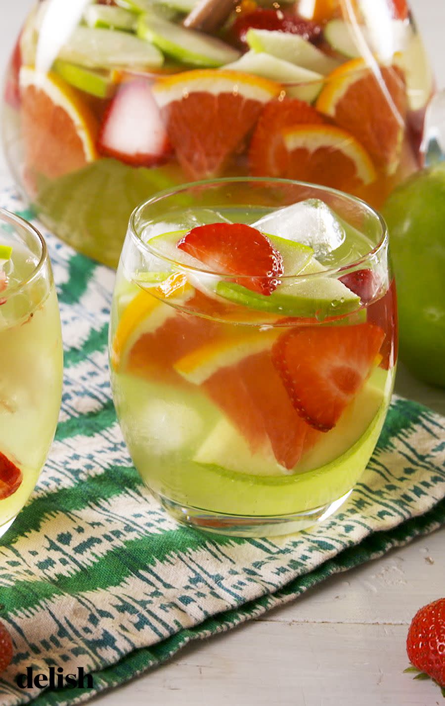 <p>For fans of Olive Garden's signature sangria, this copycat will blow your minds: believe us, it might be even better than the original. We packed ours with fresh fruit, but for fall, skip the berries and put the focus on those tart green apple slices.</p><p>Get the <strong><a href="https://www.delish.com/cooking/recipe-ideas/a28691436/green-apple-moscato-sangria-recipe/" rel="nofollow noopener" target="_blank" data-ylk="slk:Green Apple Moscato Sangria recipe;elm:context_link;itc:0;sec:content-canvas" class="link ">Green Apple Moscato Sangria recipe</a>.</strong><br></p>