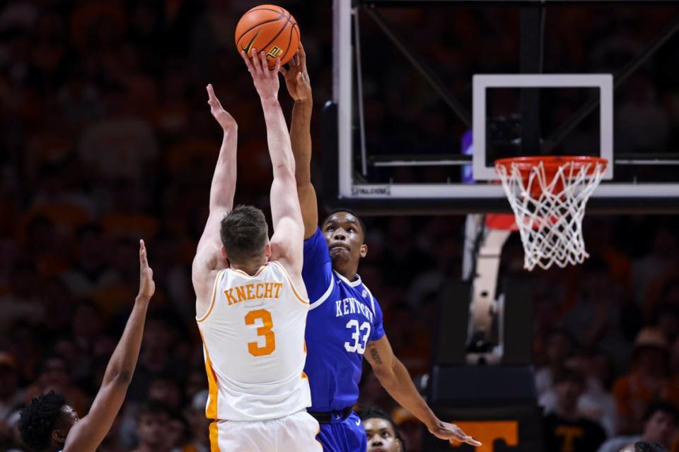 Kentucky center Ugonna Onyenso (33) has blocked nine shots combined in UK’s past three games.