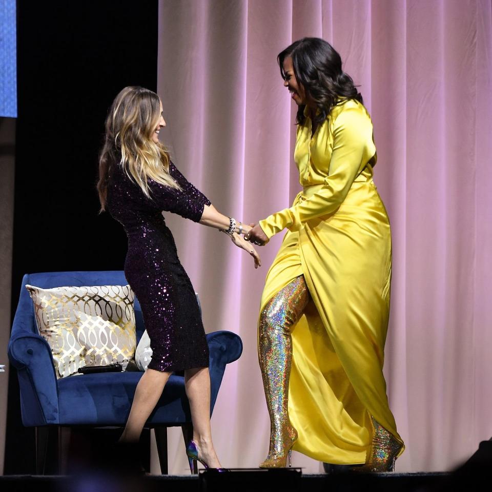 Former first lady Michelle Obama discusses her book &ldquo;Becoming&rdquo; with Sarah Jessica Parker at Barclays Center on Dec.19, 2018, in New York City. (Photo: DIA DIPASUPIL VIA GETTY IMAGES)