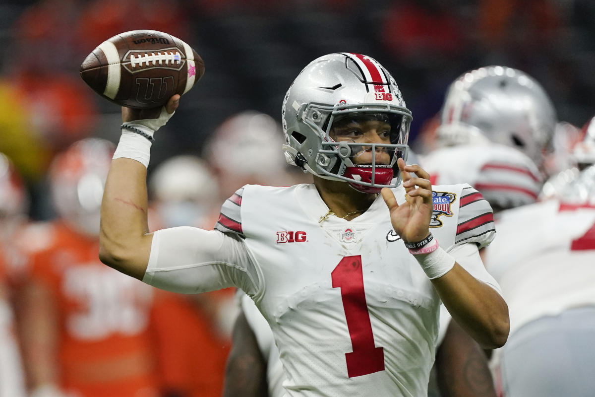 QB Justin Fields Selected in 1st Round of 2021 NFL Draft - Ohio State