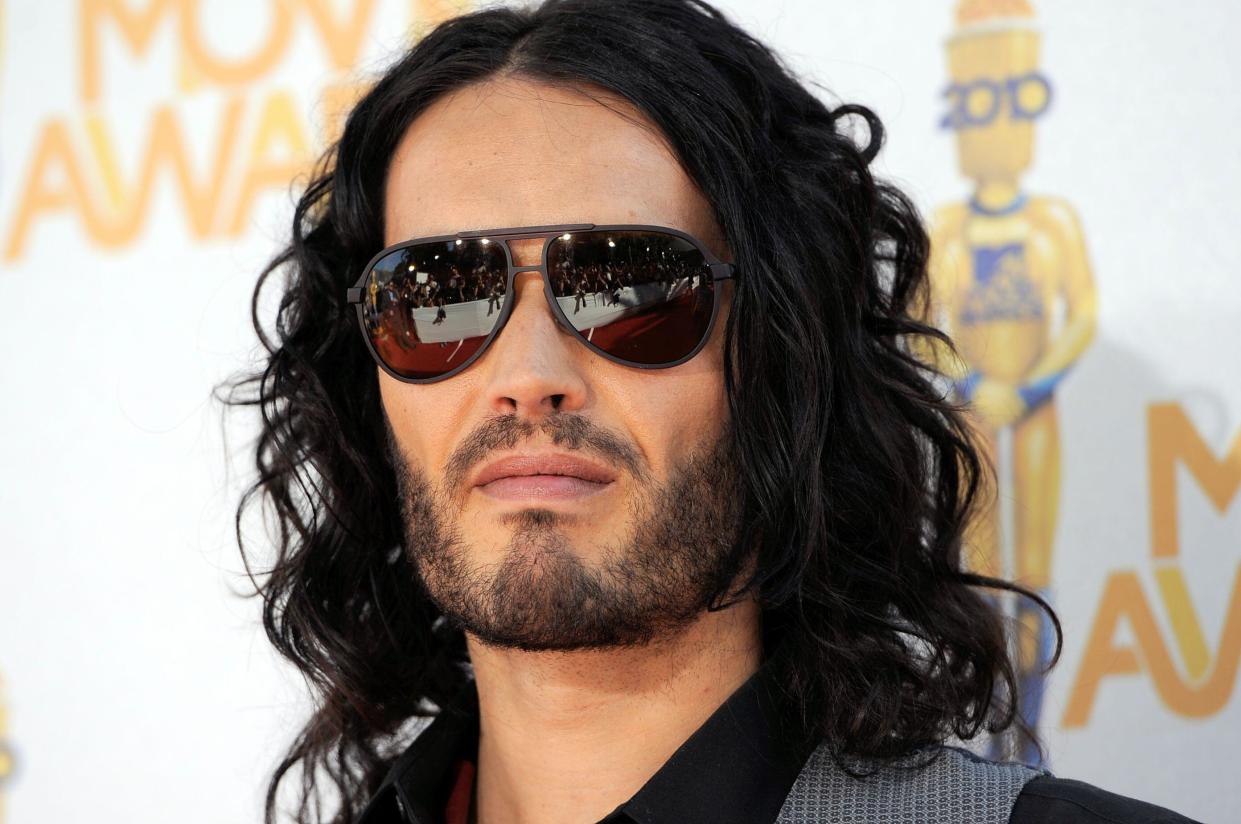 Russell Brand arrives at the MTV Movie Awards in Universal City, Calif., on Sunday, June 6, 2010. (AP Photo/Chris Pizzello)