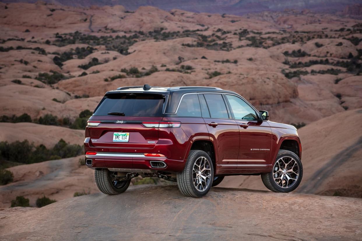 2024 jeep grand cherokee rear