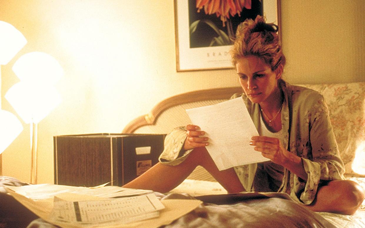 Julia Roberts in Erin Brockovich (2000)