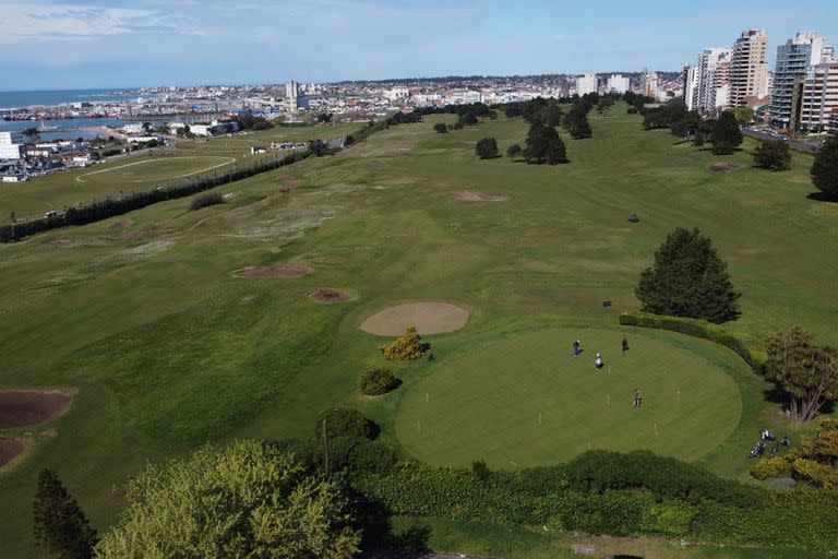 Presentan un proyecto para hacer un parque público en el Golf Club Playa Grande de Mar del Plata