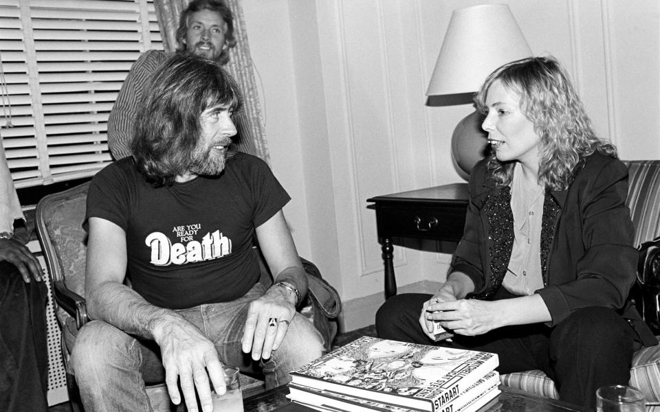 With Joni MItchell and the bassist Klaus Voormann at the Gramercy Park Hotel in New York in 1979