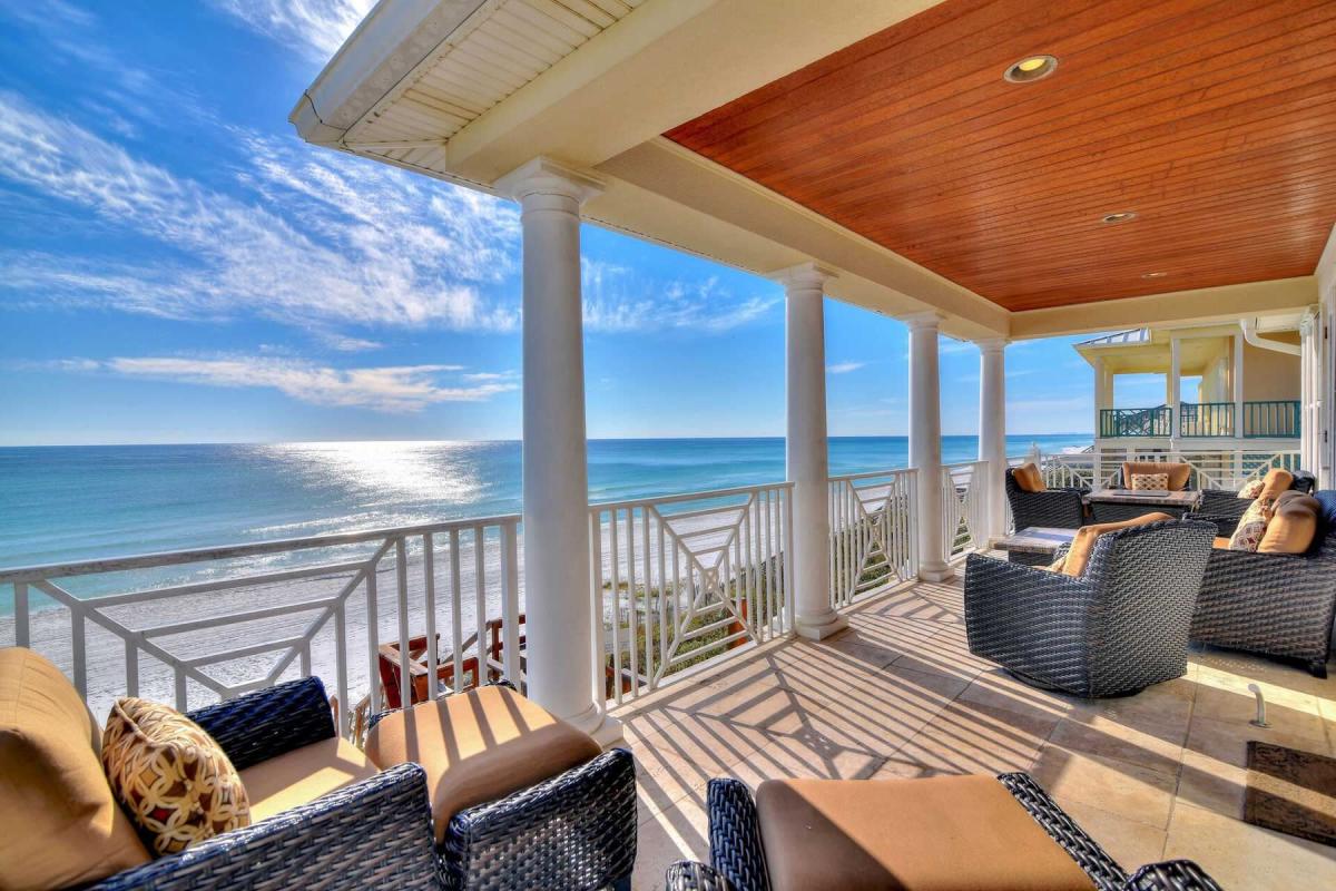 This Beachfront House on Florida’s Emerald Coast Is One of Vrbo’s Top Vacation Homes of the Year