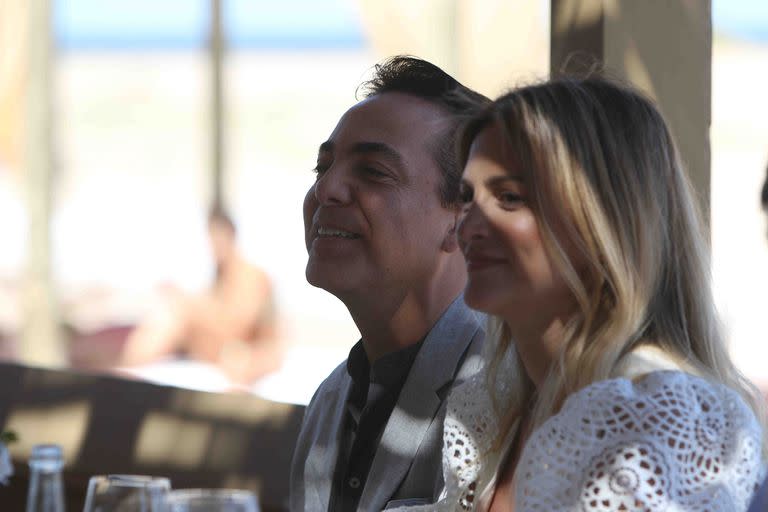 Cristian Castro y Heidi Clair disfrutaron de un almuerzo en La Barra