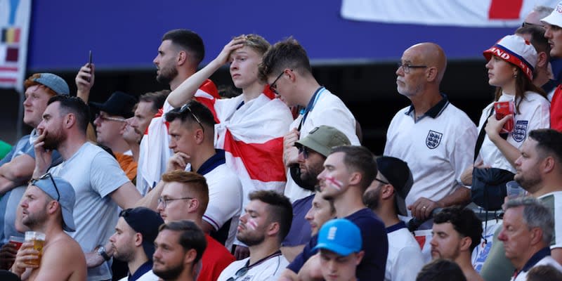 Enttäuschte England-Fans<span class="copyright">Imago</span>