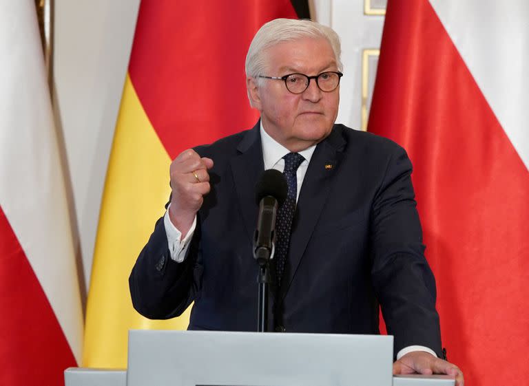 El presidente alemán Frank-Walter Steinmeier asiste a una rueda de prensa con el presidente polaco tras su reunión en Varsovia el 12 de abril de 2022.