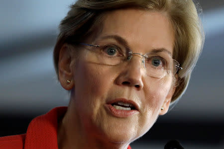 FILE PHOTO: U.S. Senator Elizabeth Warren (D-MA) delivers a major policy speech on "Ending corruption in Washington" at the National Press Club, Washington, U.S., August 21, 2018. REUTERS/Yuri Gripas/File Photo