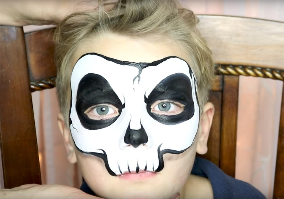 Maquillage d'Halloween pour enfant : squelette