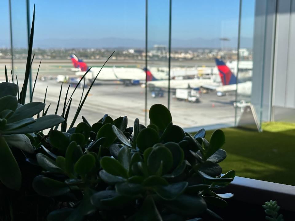 Delta Sky Club