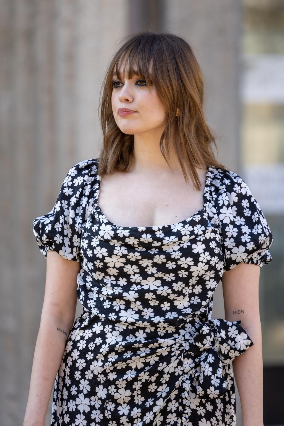 <h1 class="title">Miu Miu : Outside Arrivals - Paris Fashion Week - Womenswear F/W 2022-2023</h1><cite class="credit">Photo by Arnold Jerocki/Getty Images.</cite>