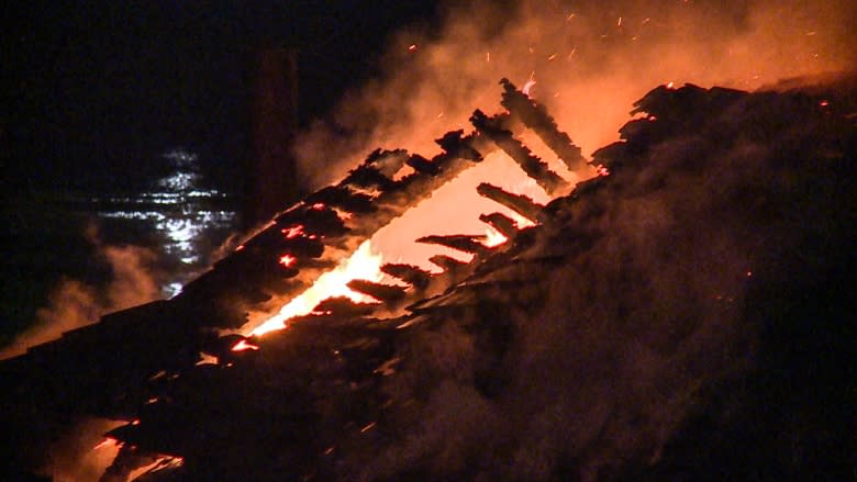 Floating home damaged in early morning fire in Richmond