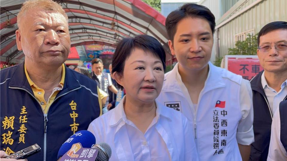 台中市長盧秀燕今天受訪針對藍白合是否會「心想事成」表示，只要有決心、存好心，一定會有好的結果。（張亦惠攝）