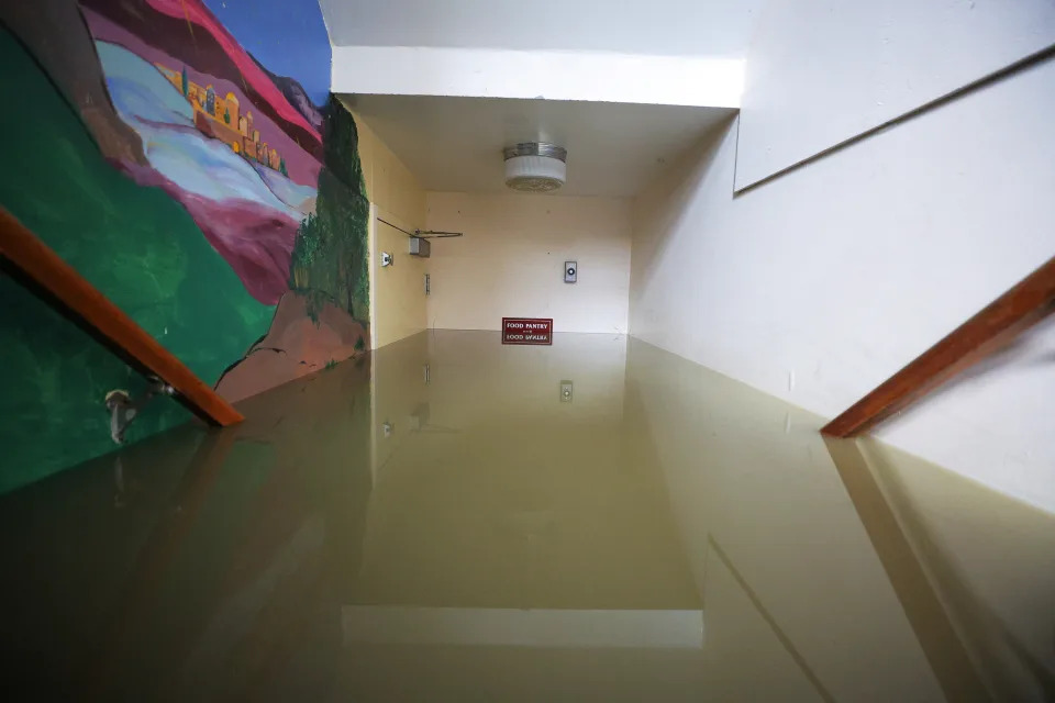 El agua llenó el sótano de una iglesia tras las tormentas en Montpelier, Vermont  (REUTERS/Brian Snyder)