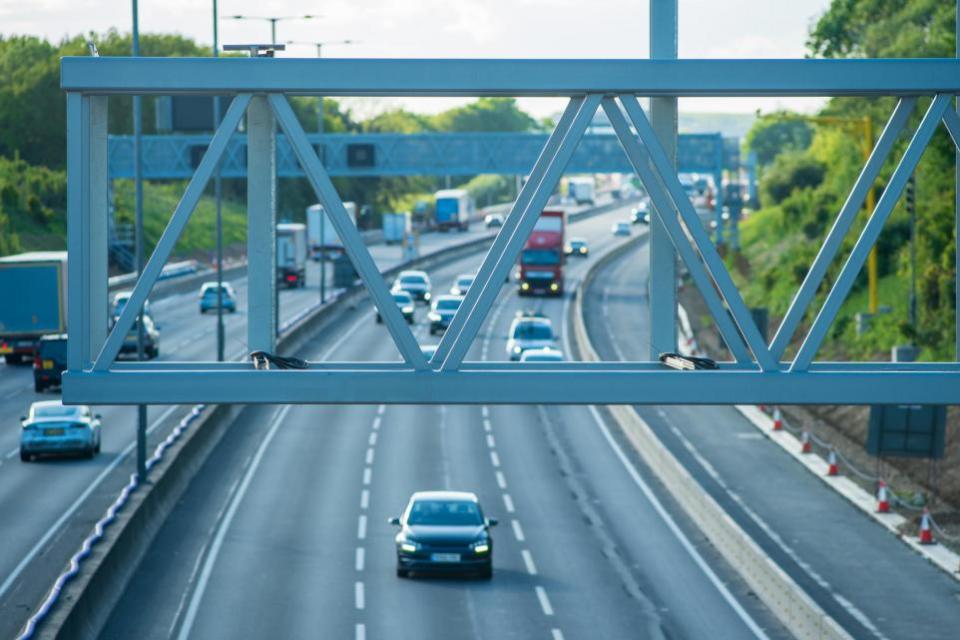 Bournemouth Echo: los límites de velocidad de las autopistas se reducirían en 6 mph en todo el país según las propuestas