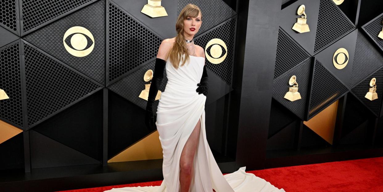 taylor swift grammy awards red carpet